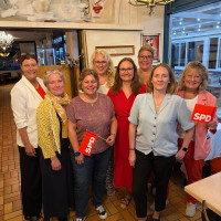 von Link nach Rechts: Mindy Konwitschy, Sara Hoffmann-Cumani, Sabine Schmierl, Britta Werhahn, Anna Huber, Sabine Fister, Christine Himmelberg, Annette Gansmüller-Maluche